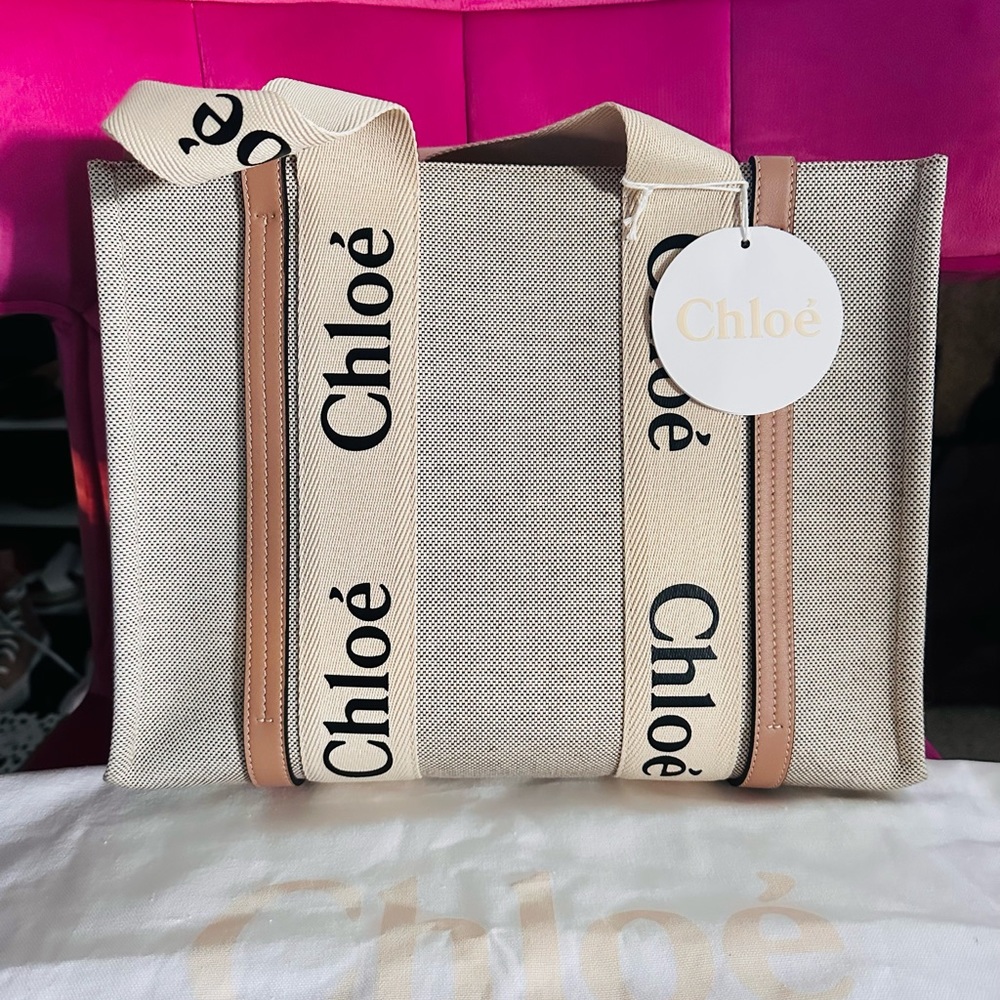 Chloe Medium Woody Tote Bag Biscotti Beige